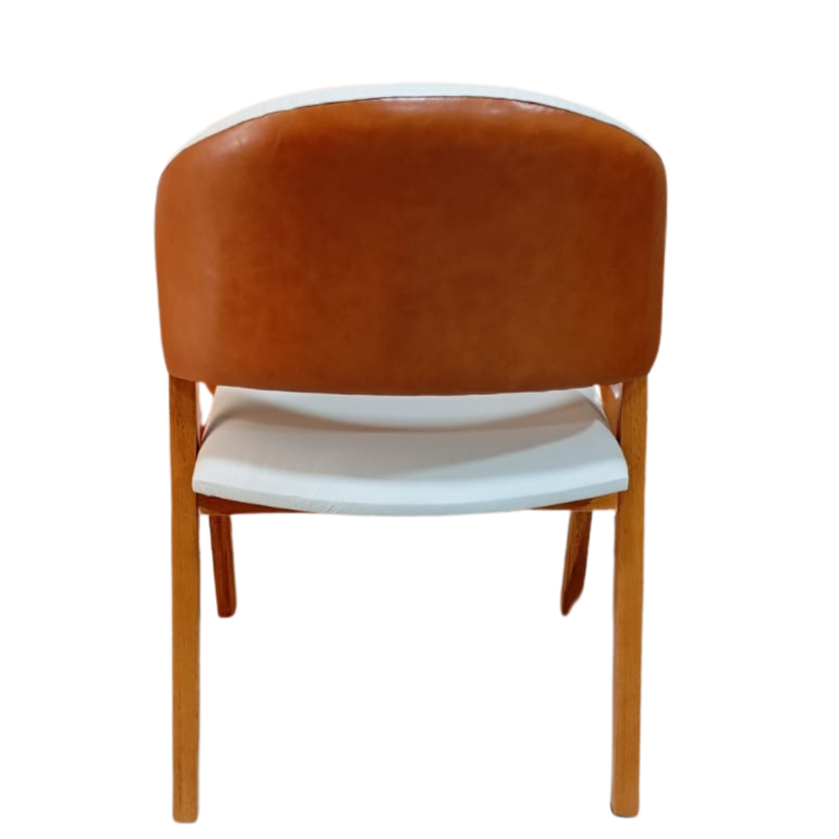 Cadeira Bromélia Linho Off White e Corino Marrom