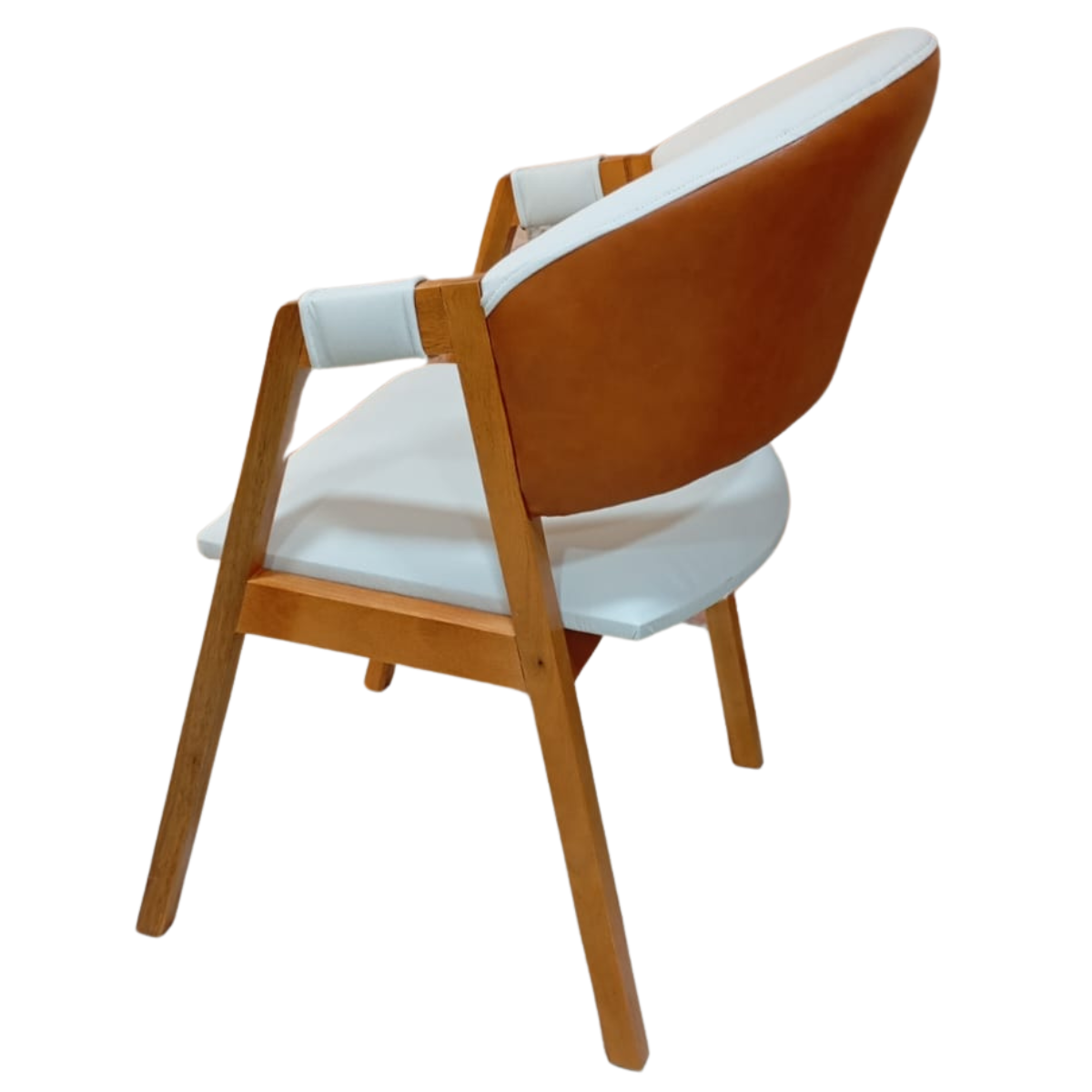 Cadeira Bromélia Linho Off White e Corino Marrom